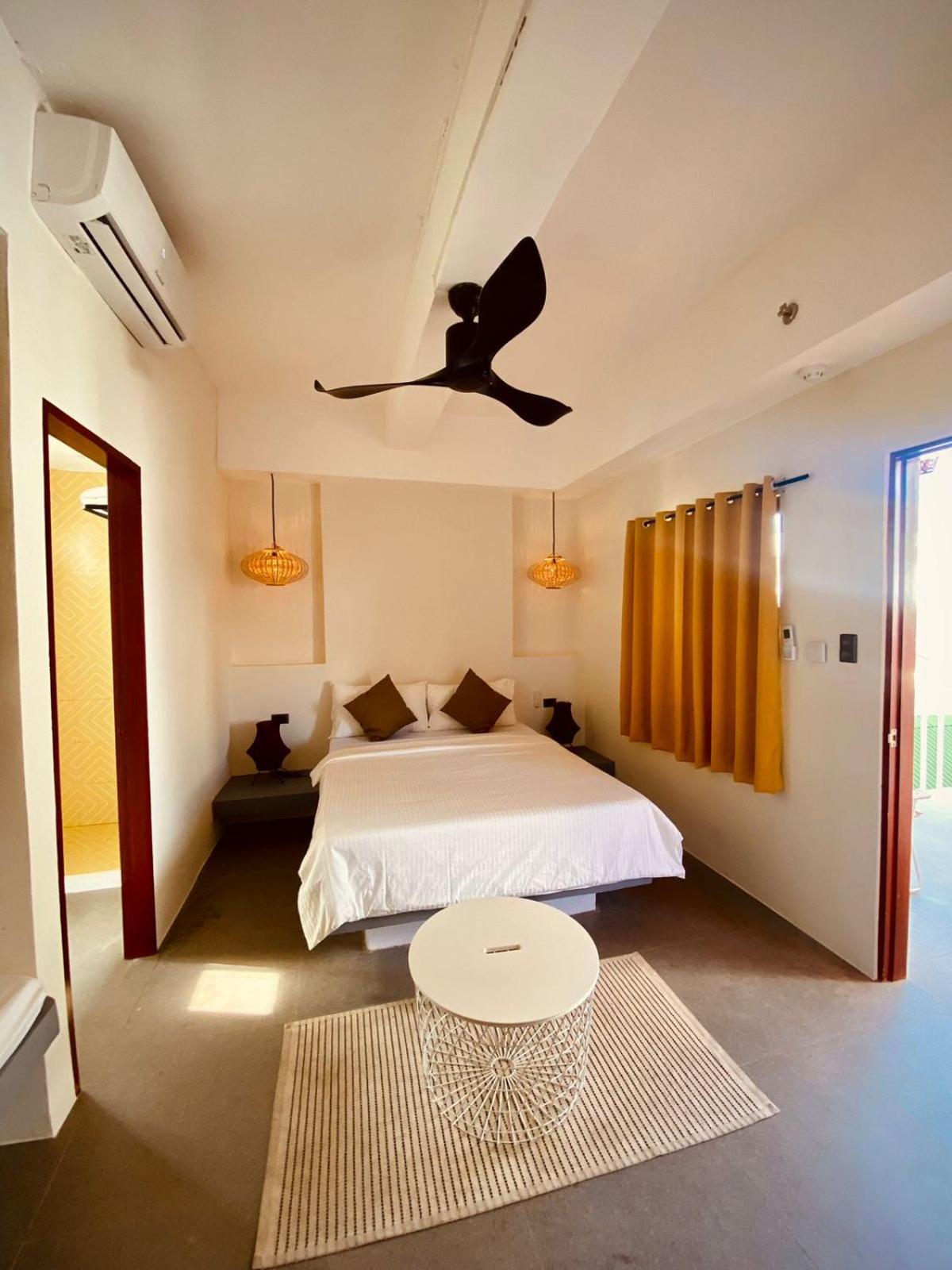 Hostel Happiness Boracay